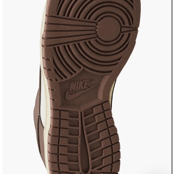 Nike Low Dunk Womens in Cacao.EUC - Picture 2 of 2